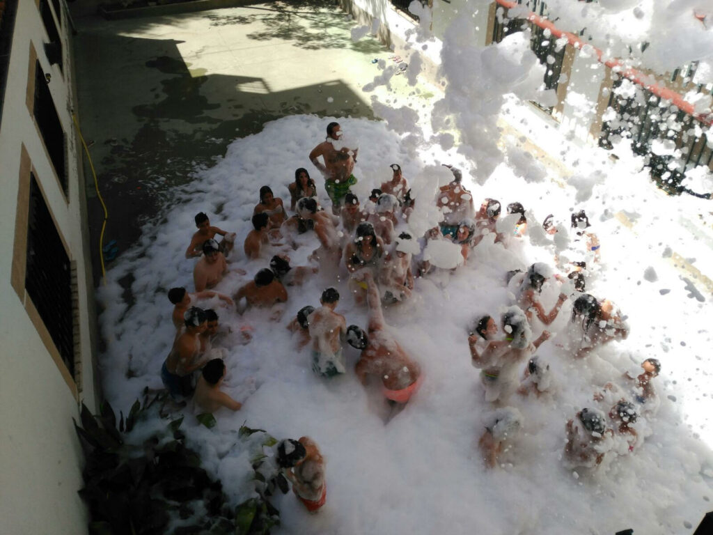 Organización fiesta de la espuma en Cáceres