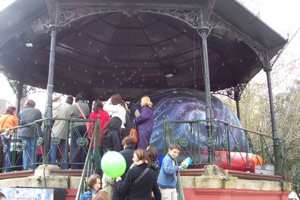 Planetario hinchable en Cáceres