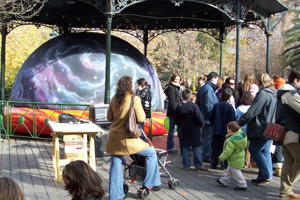Planetario hinchable en Cáceres
